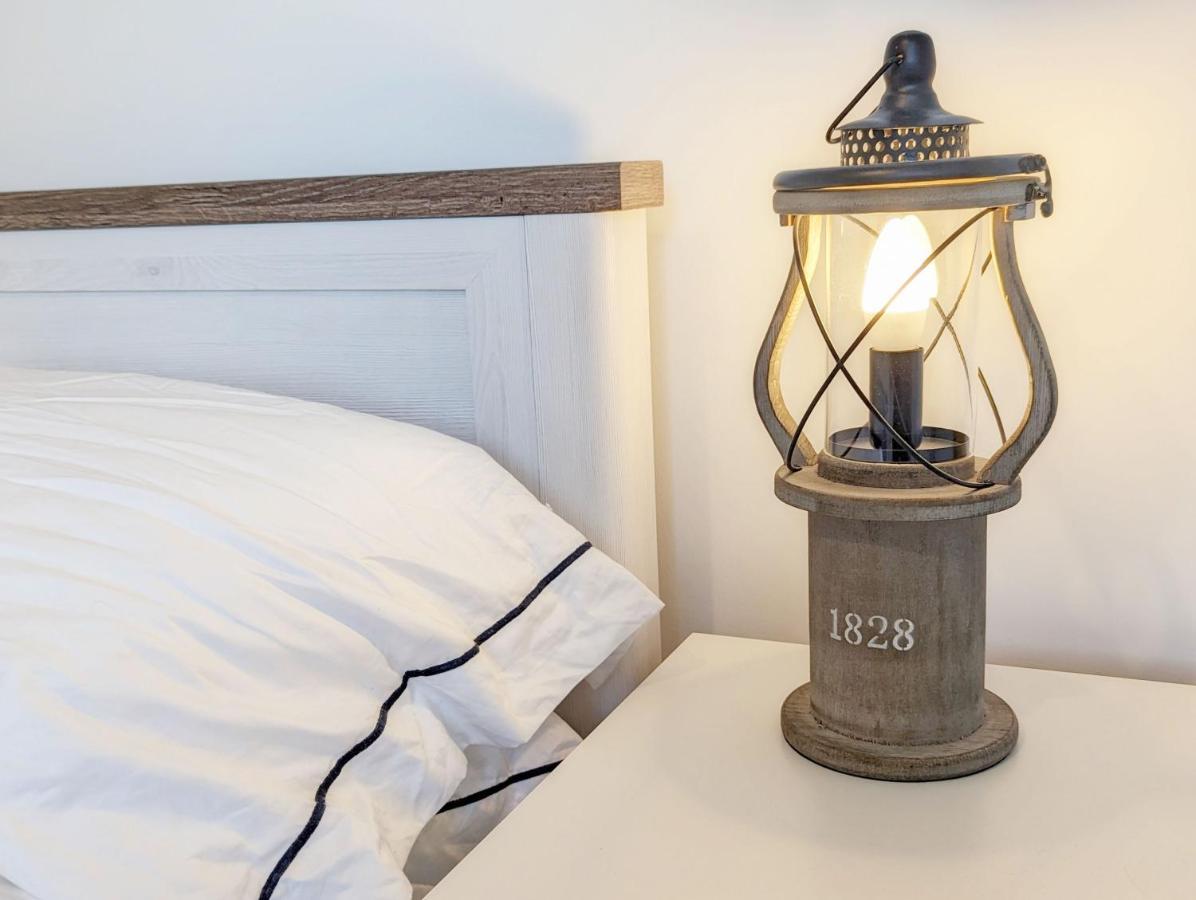 Malthouse Cottage West Wittering Bagian luar foto