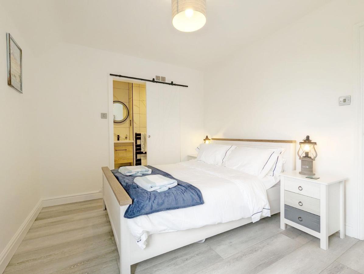 Malthouse Cottage West Wittering Bagian luar foto